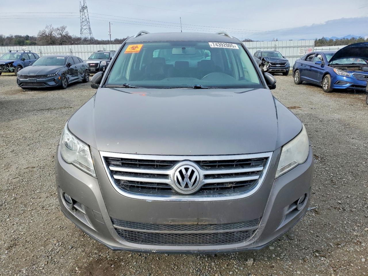 2011 Volkswagen Tiguan VIN WVGBV7AX1BW552908 photo 5