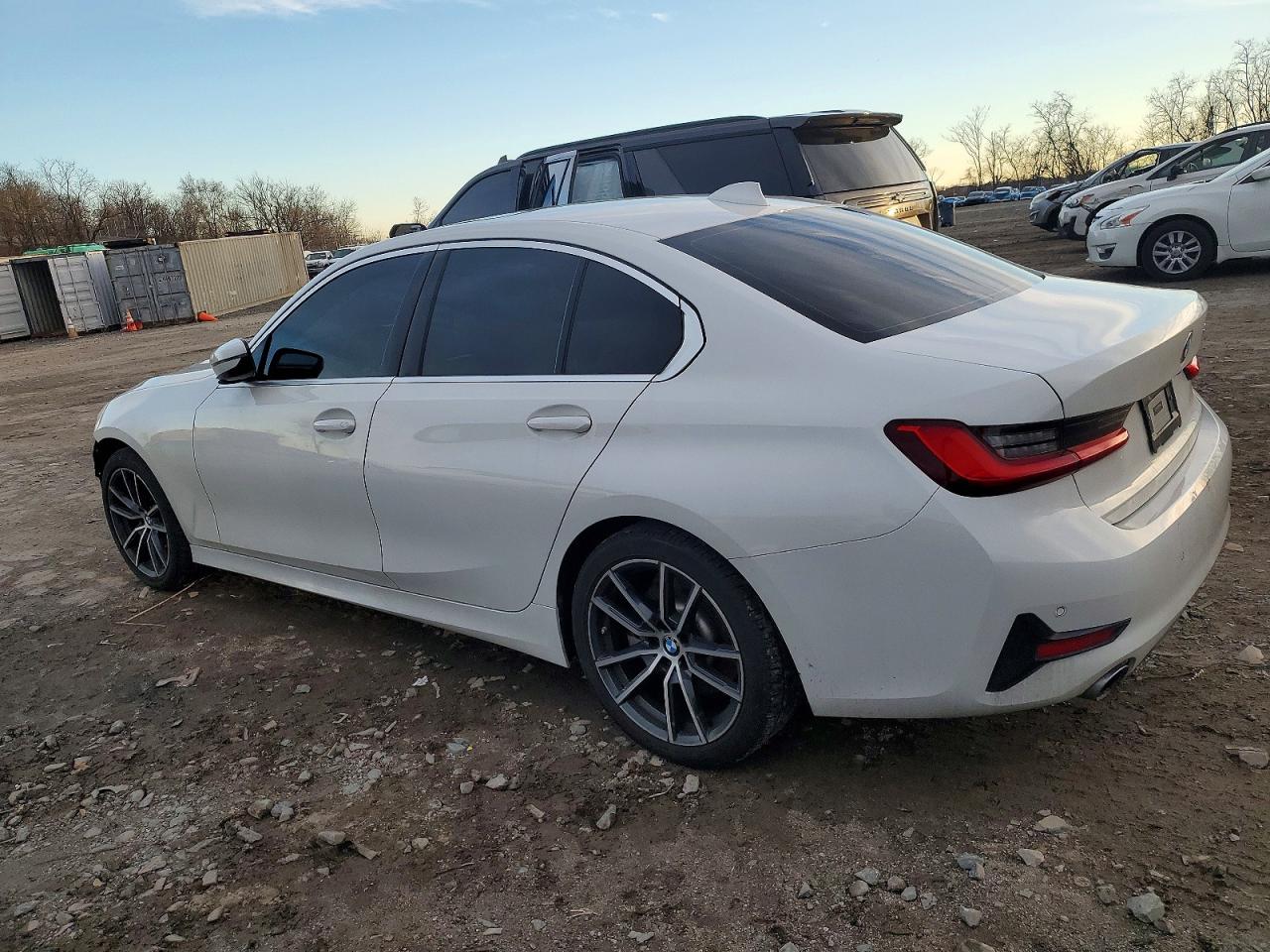 2020 BMW 3 series VIN 3MW5R1J0XL8B18659 photo 2