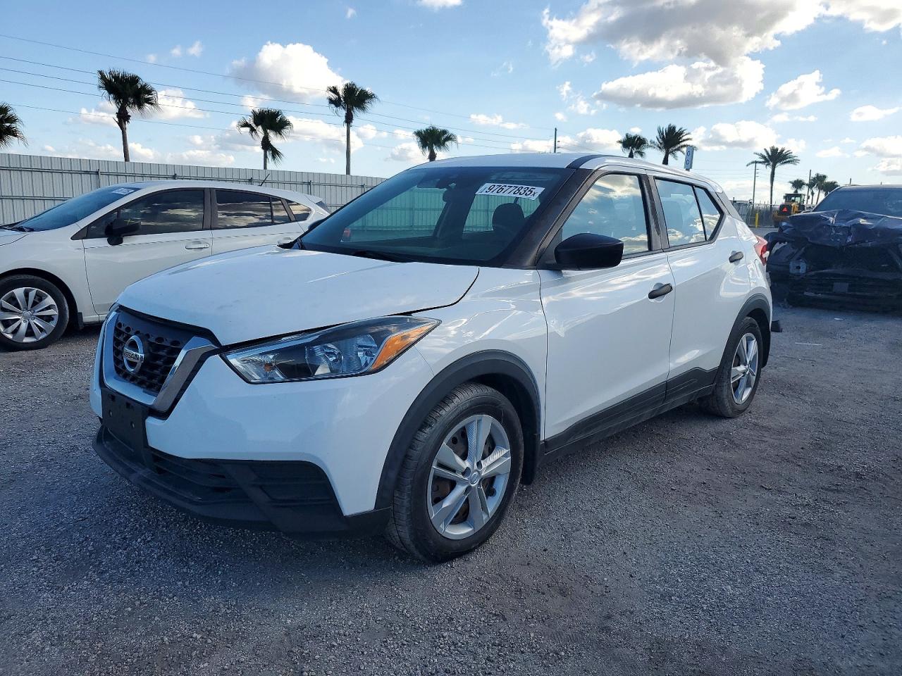 2020 Nissan Kicks VIN 3N1CP5BV3LL496937 photo 1