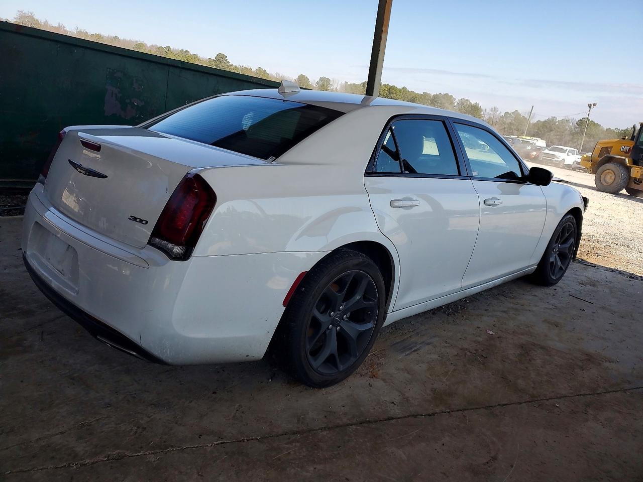 2022 Chrysler 300 VIN 2C3CCAAG4NH236745 photo 3