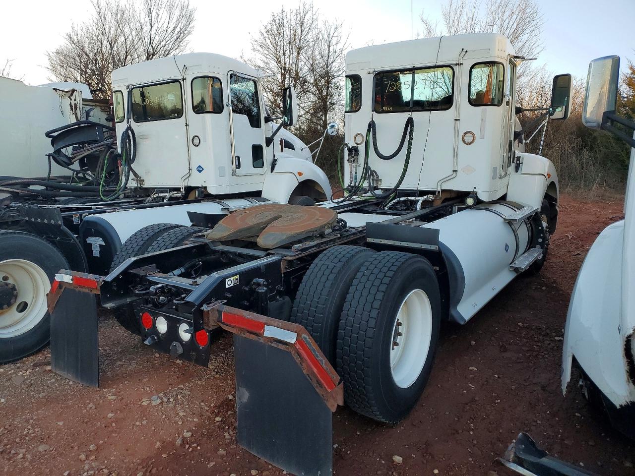 2017 KENWORTH All other VIN 3BKBA28X0HF158957 photo 4