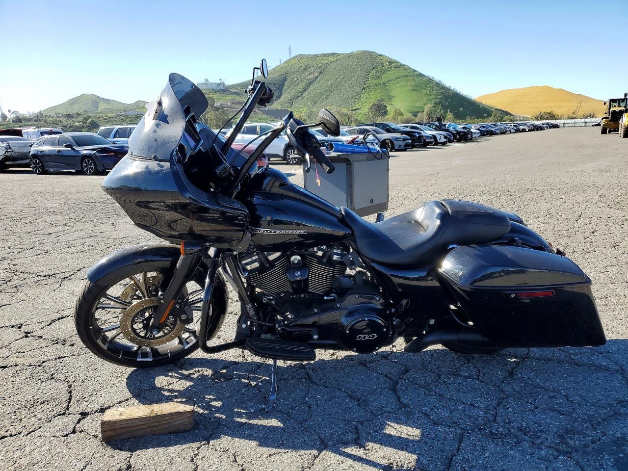 2019 Harley Fl VIN 1HD1KTP15KB643786 photo 3