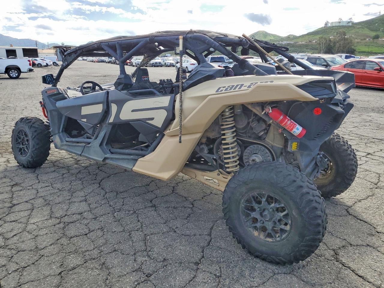 2021 CAN Maverick VIN 3JBVMAY20MK000748 photo 3