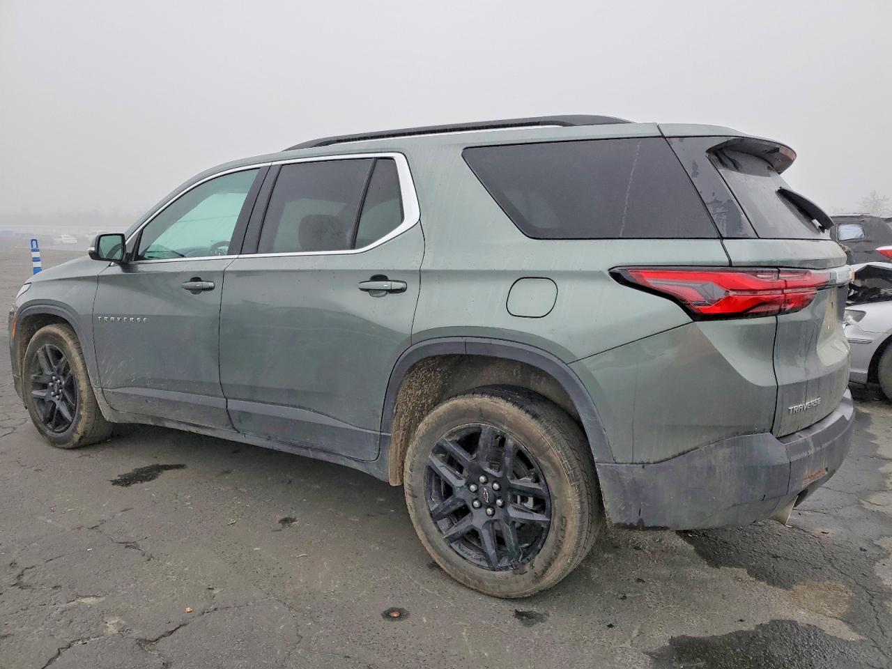 2023 Chevrolet Traverse VIN 1GNERGKW0PJ294436 photo 2