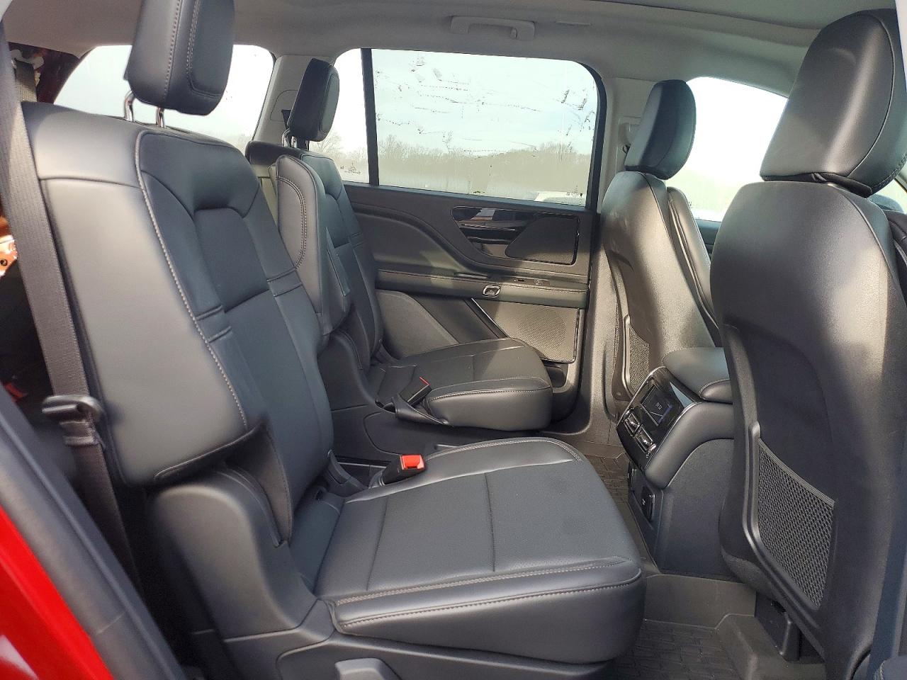 2025 Lincoln Aviator VIN 5LM5J6WC7SGL31409 photo 11