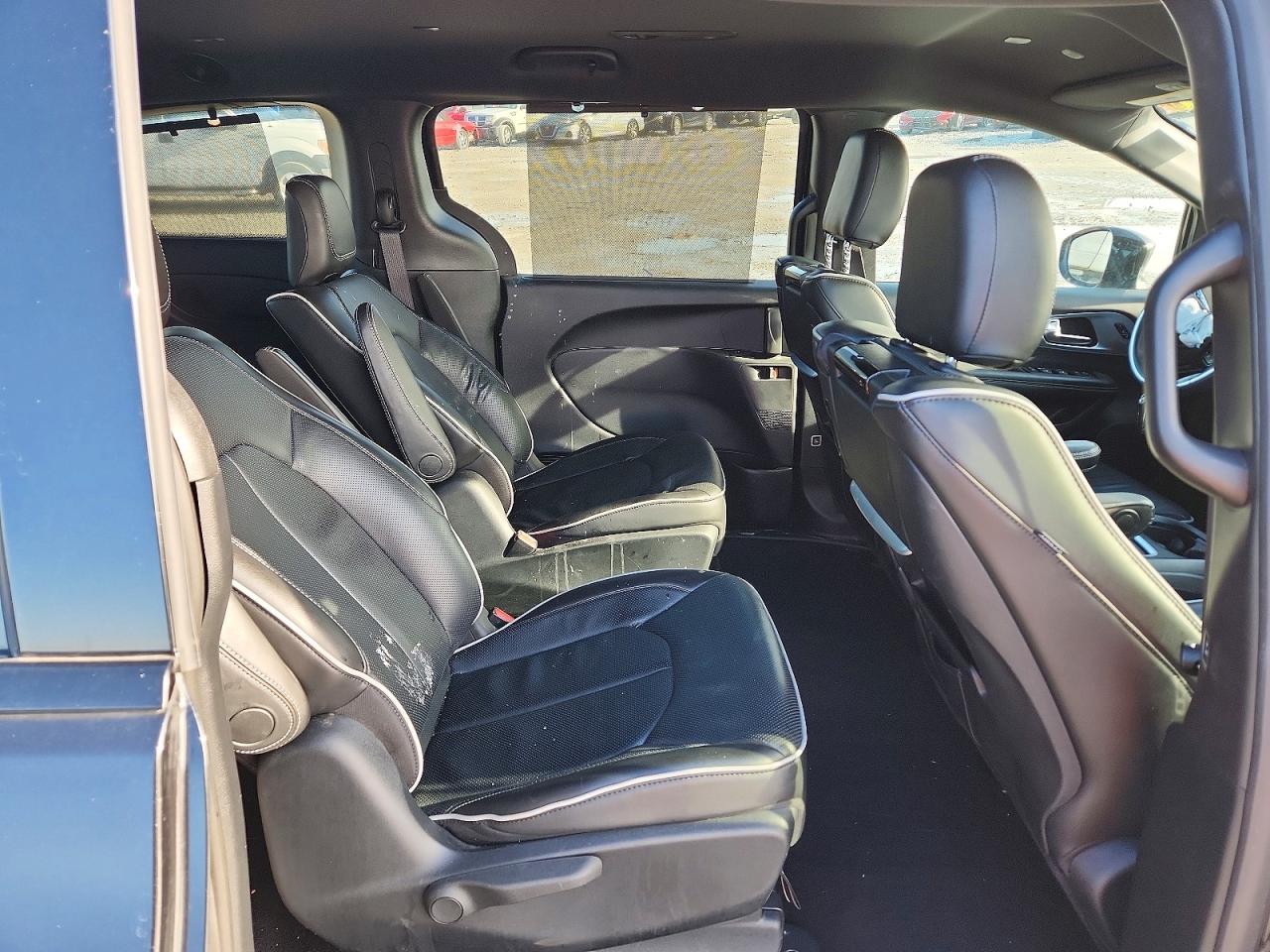 2020 Chrysler Pacifica VIN 2C4RC1N78LR143475 photo 11