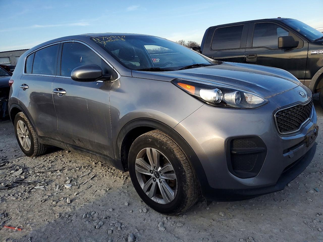 2017 Kia Sportage VIN KNDPM3AC0H7171976 photo 4