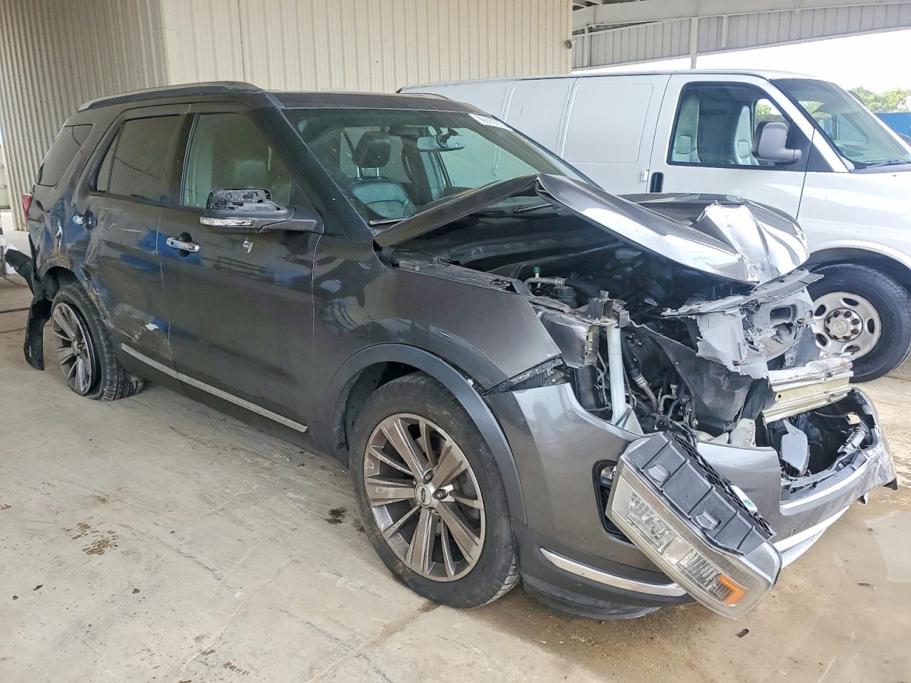 2018 Explorer VIN 1FM5K8F83JGA82385 photo 4