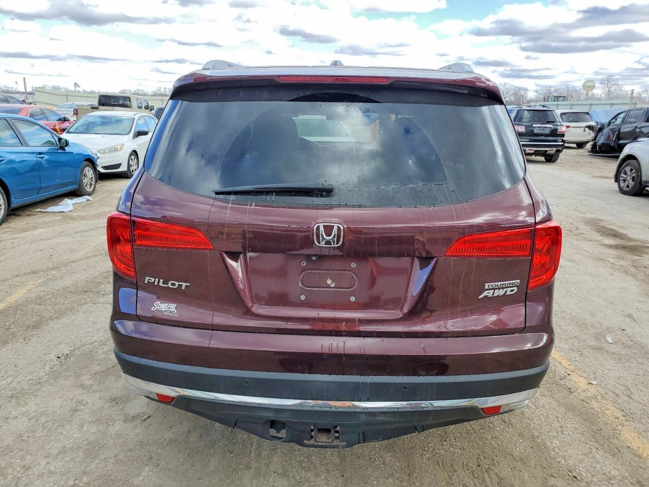 2017 Honda Pilot VIN 5FNYF6H93HB062612 photo 6