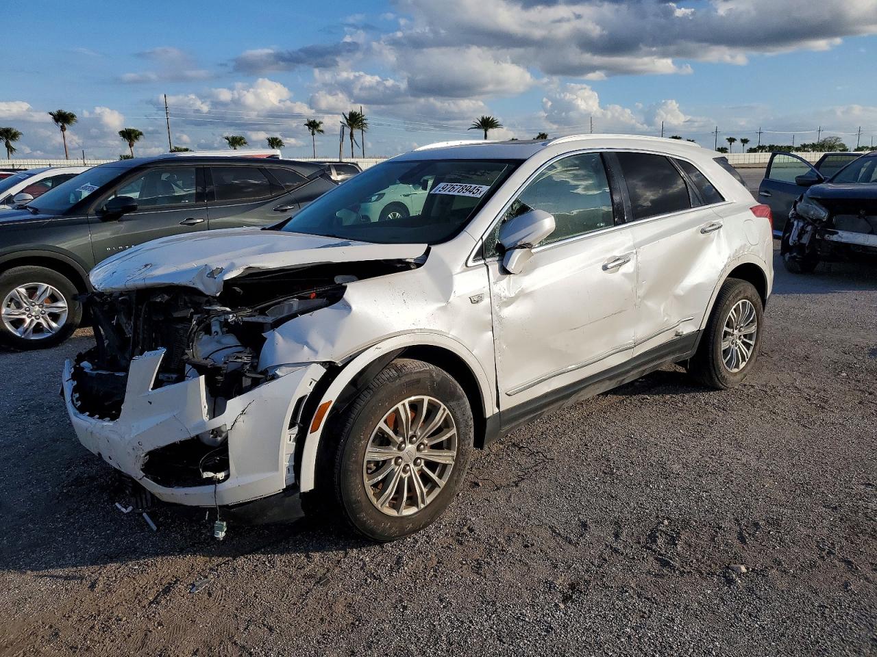 2018 Cadillac Xt5 VIN 1GYKNCRS8JZ182473 photo 1
