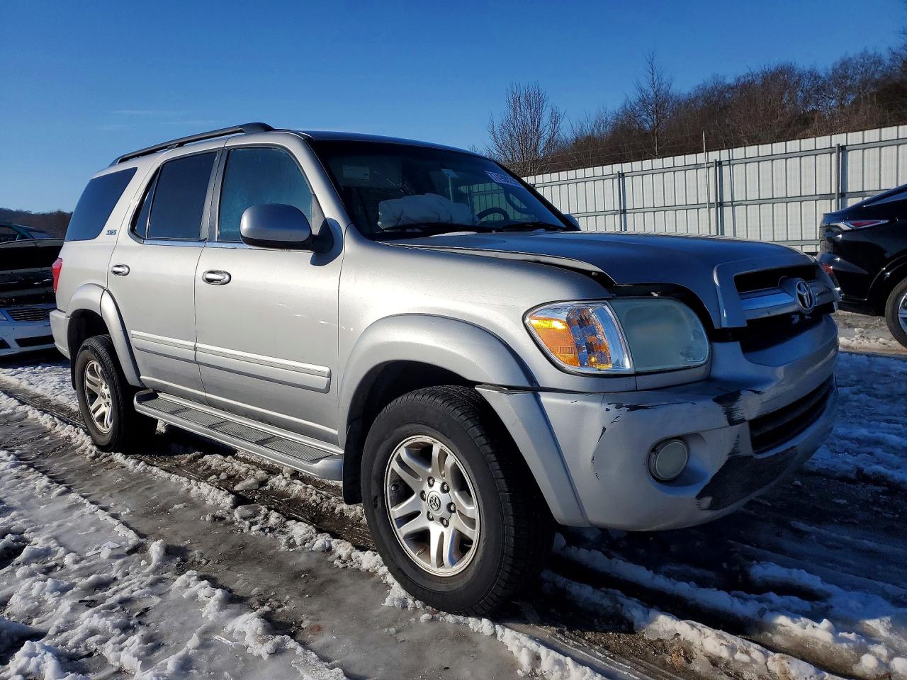 2005 Toyota Sequoia VIN 5TDZT34A85S244552 photo 4