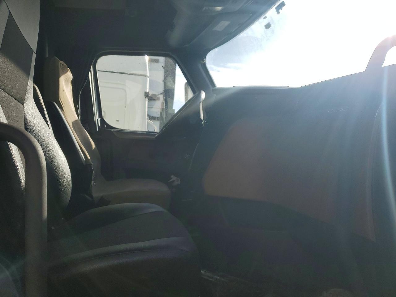 2022 FREIGHTLINER All other VIN 3AKJHHDR3NSNC4732 photo 5