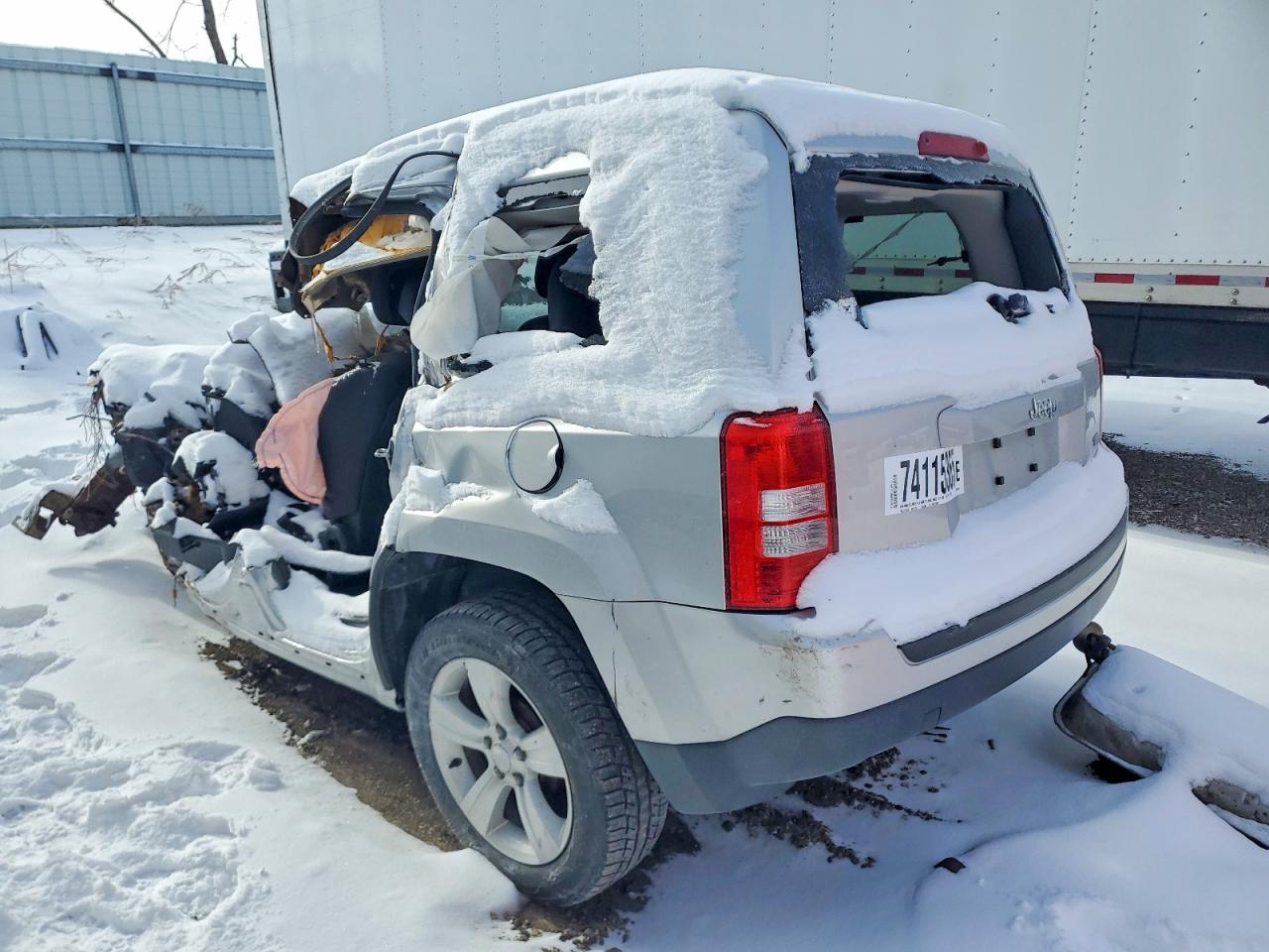 2014 Jeep Patriot VIN 1C4NJPFBXED509744 photo 2