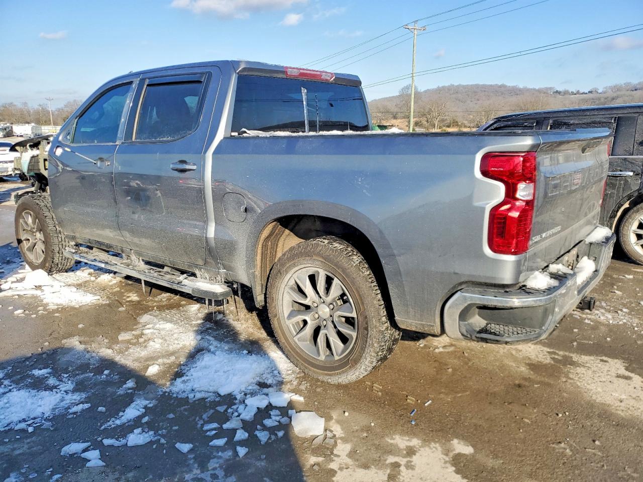 2021 Chevrolet All models VIN 3GCUYDED9MG141860 photo 2