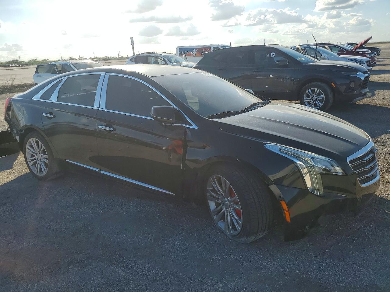 2018 Cadillac Xts VIN 2G61M5S36J9117797 photo 4