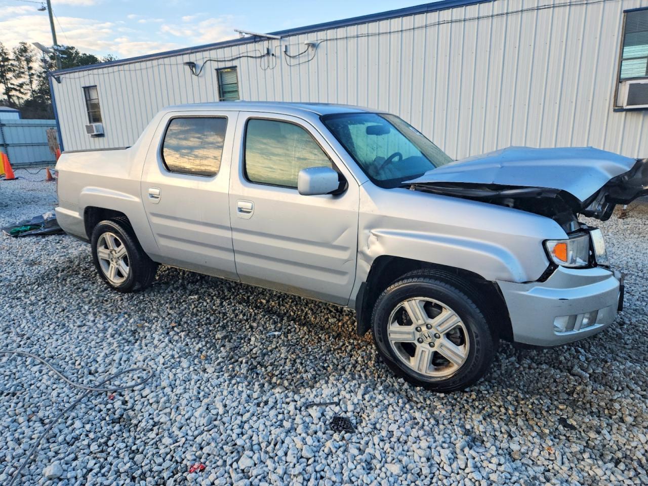 2013 Honda Ridgeline VIN 5FPYK1F52DB006144 photo 4