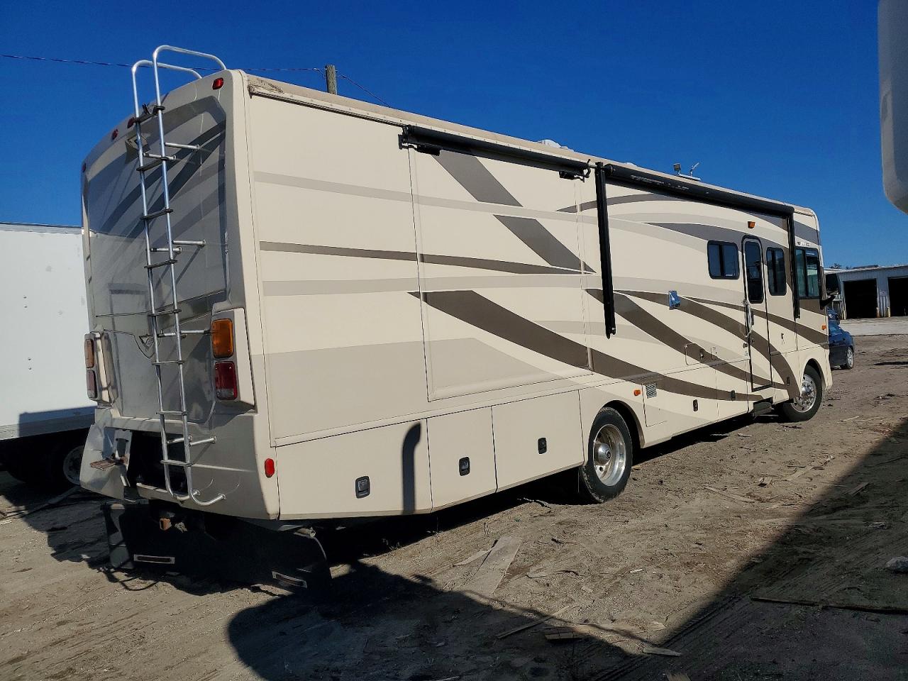 2008 FLEETWOOD All other VIN 5B4MP67G083434115 photo 4
