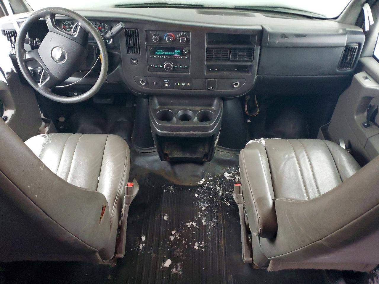 2015 CHEV Express VIN 1GCWGGFF8F1106046 photo 8