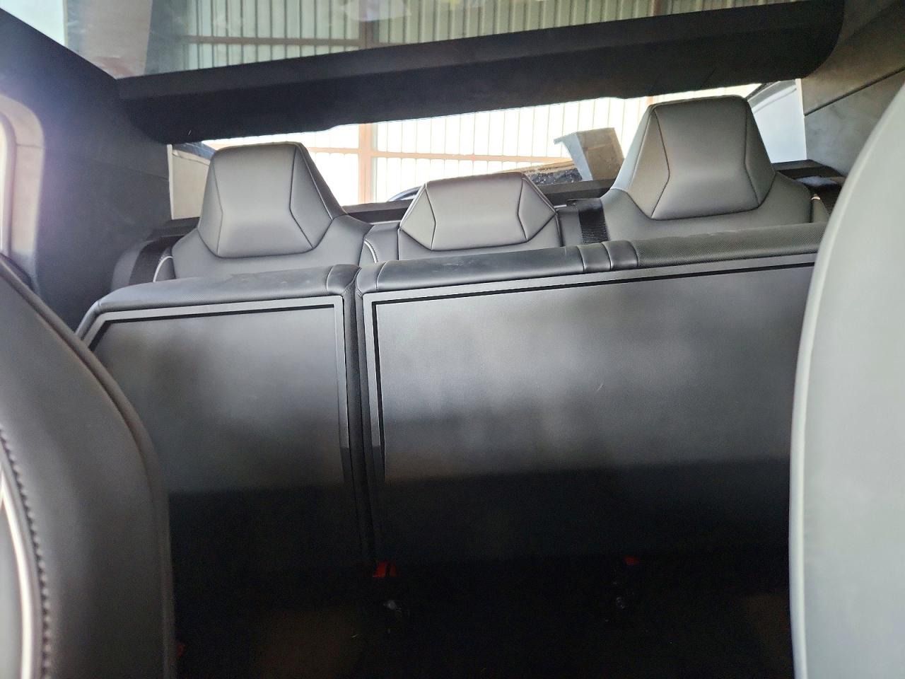 2025 Tesla Cybertruck VIN 7G2CEHED9SA075321 photo 10