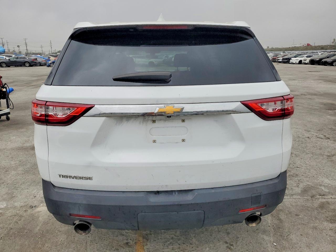2018 Chevrolet Traverse VIN 1GNERFKW0JJ118178 photo 6