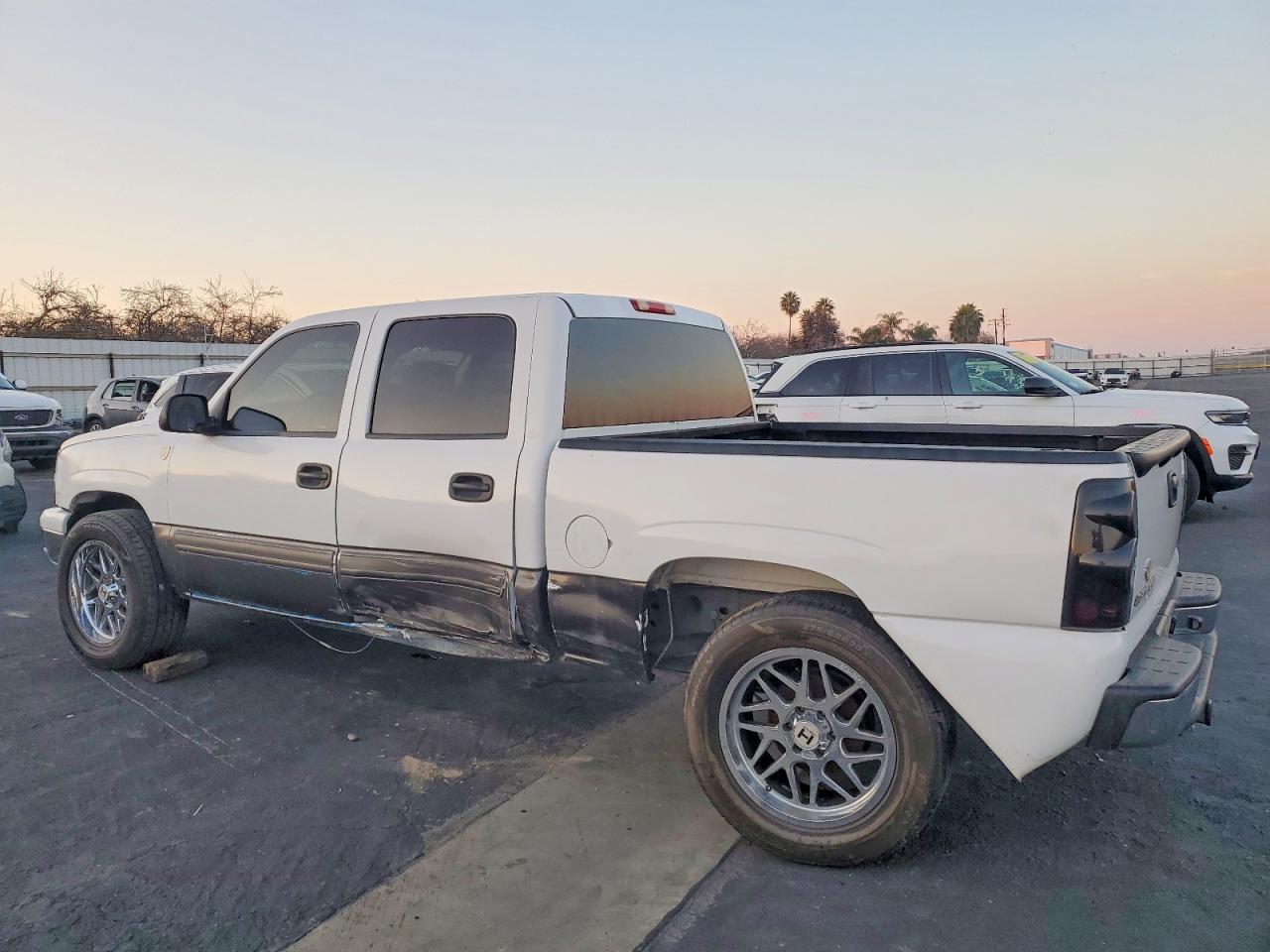 2006 Chevrolet All models VIN 2GCEC13TX61160246 photo 2