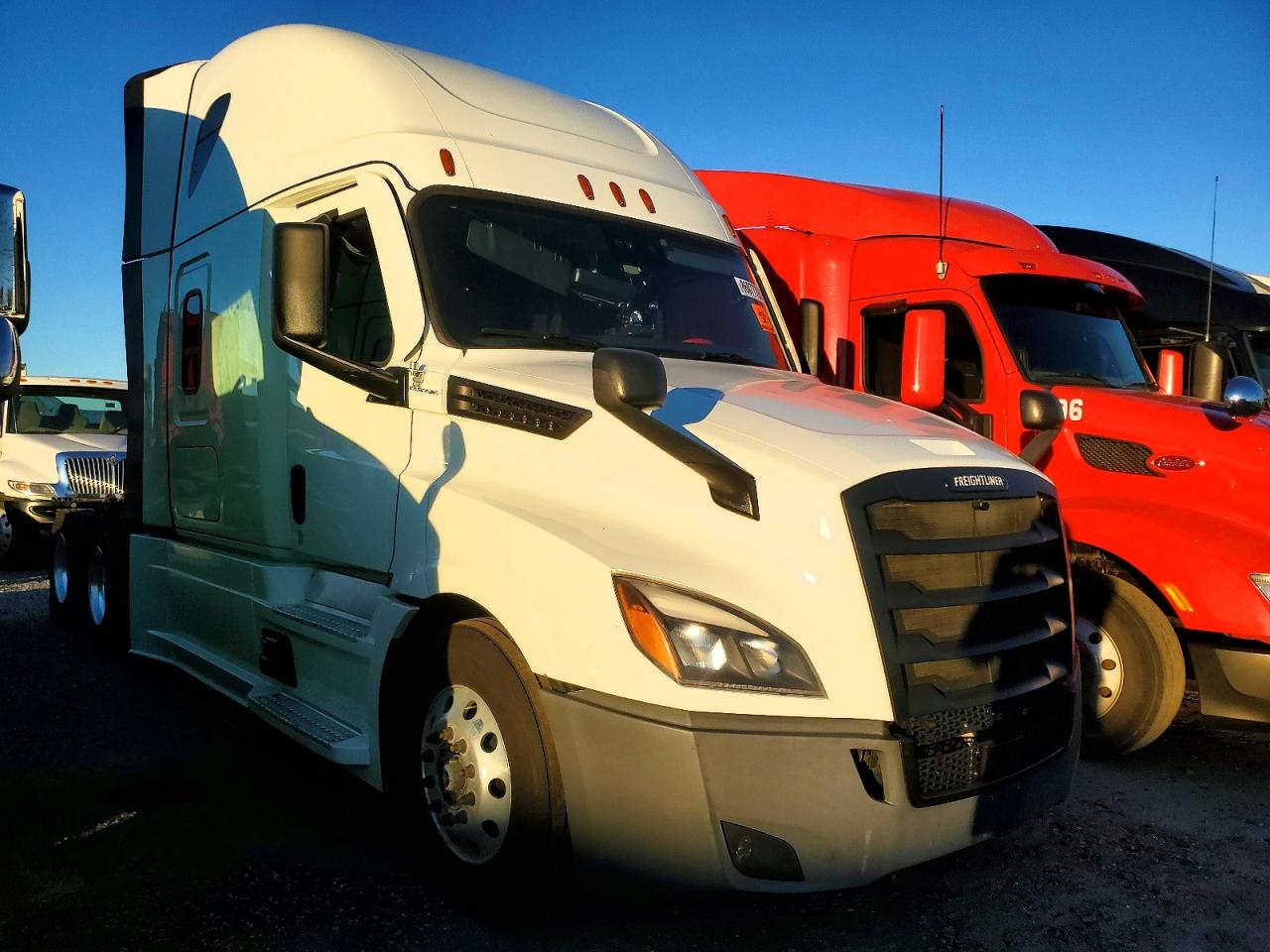 2024 FREIGHTLINER All other VIN 3AKJHHDR3RSUL9058 photo 1