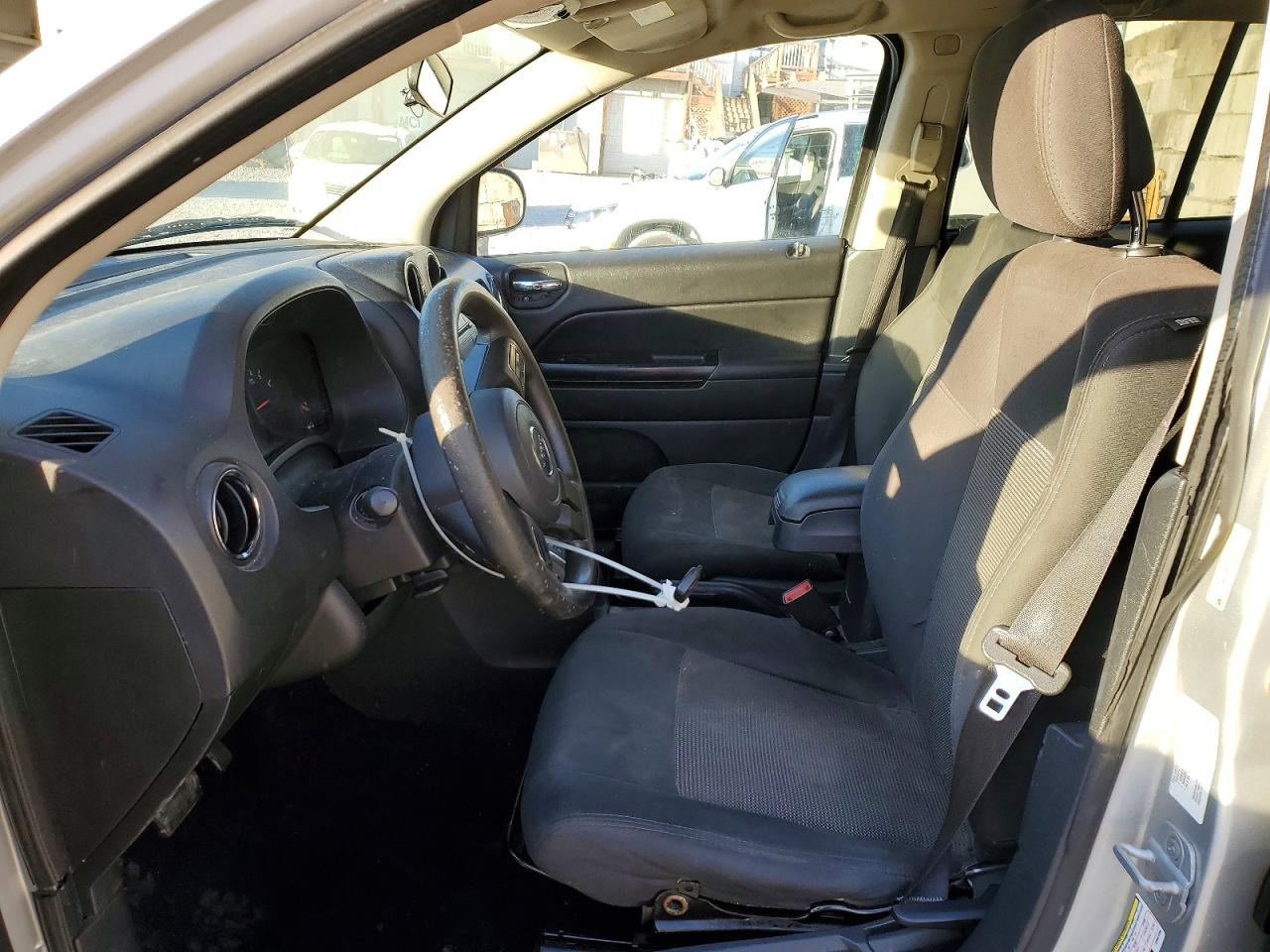 2012 Jeep Compass VIN 1C4NJDBB7CD562399 photo 7