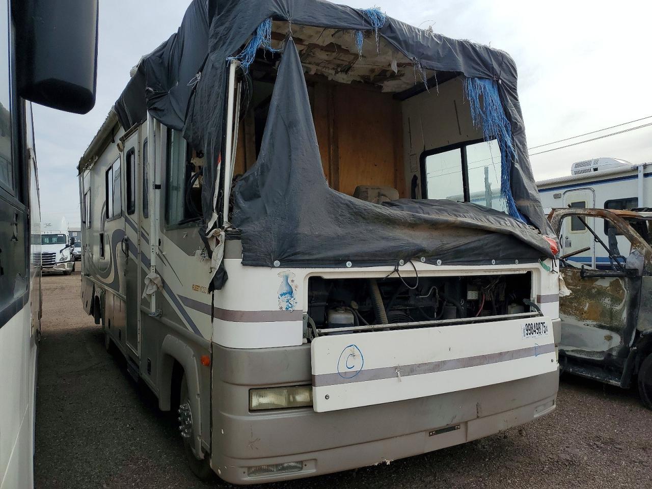 2000 Workhorse Motorhome VIN 5B4LP37J0Y3320332 photo 1