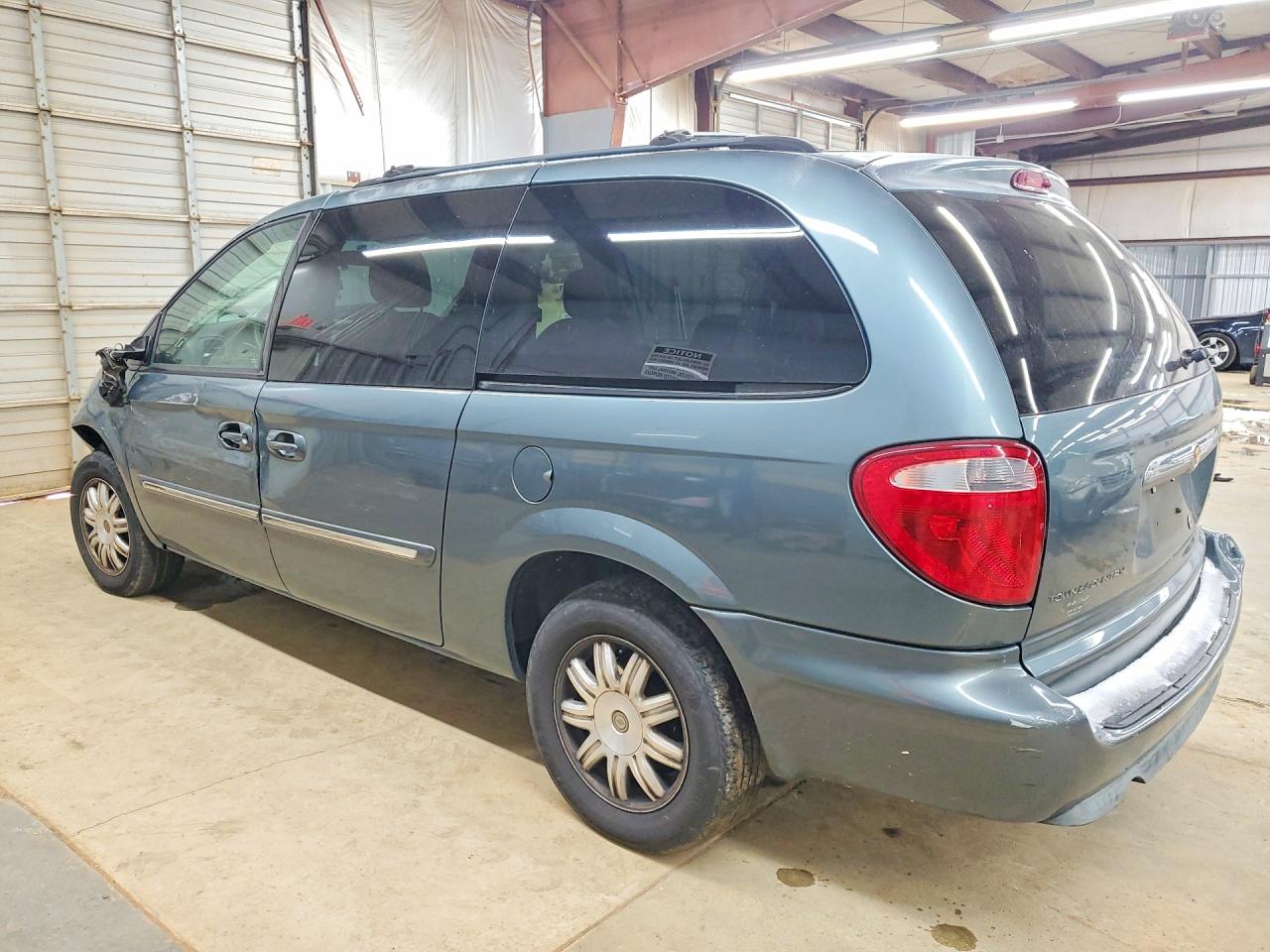 2006 Chrysler Minivan VIN 2A4GP54L26R866707 photo 2