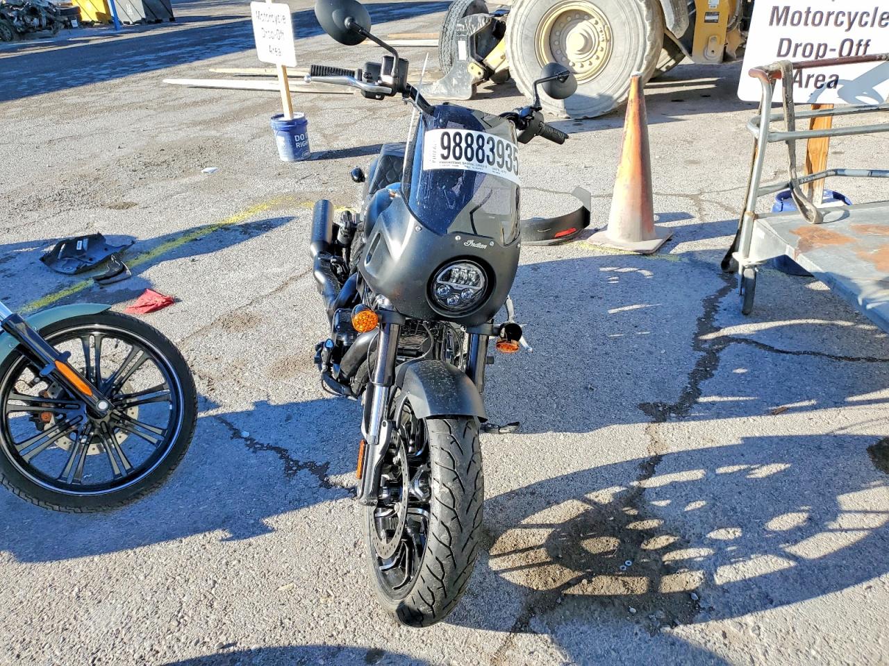 2024 INDIAN Motorcycle VIN 56KDSDBH0R3016095 photo 2