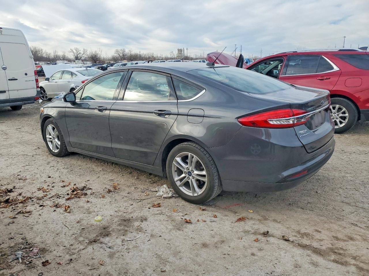 2018 Ford Fusion VIN 3FA6P0HDXJR270132 photo 2