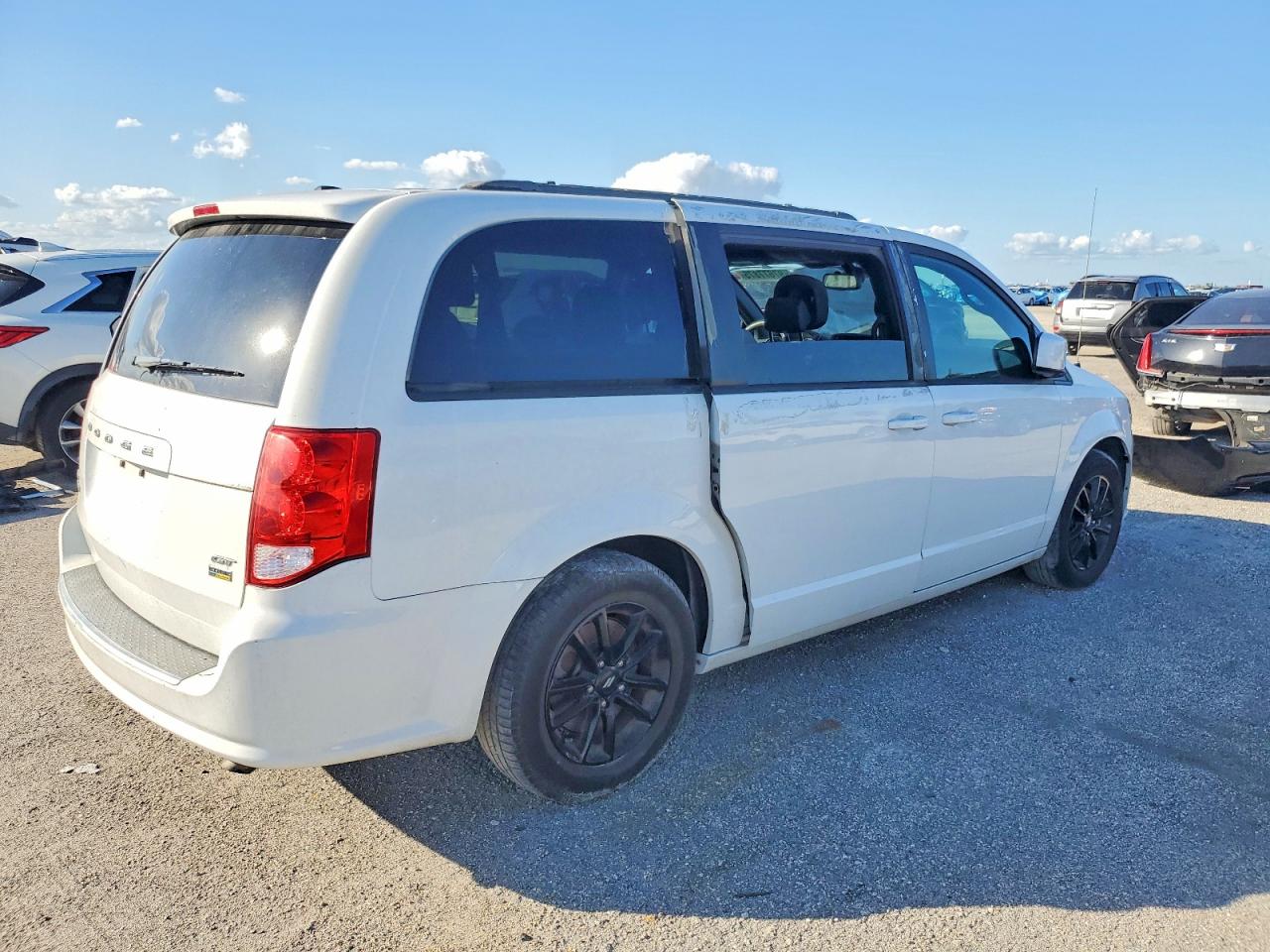 2019 Dodge Caravan VIN 2C4RDGEG5KR737150 photo 3