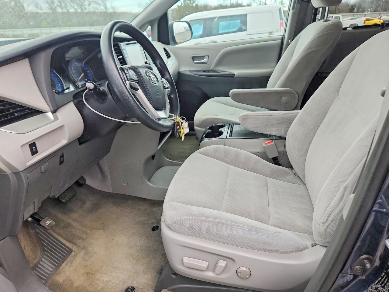 2018 Toyota All models VIN 5TDKZ3DC0JS945758 photo 7
