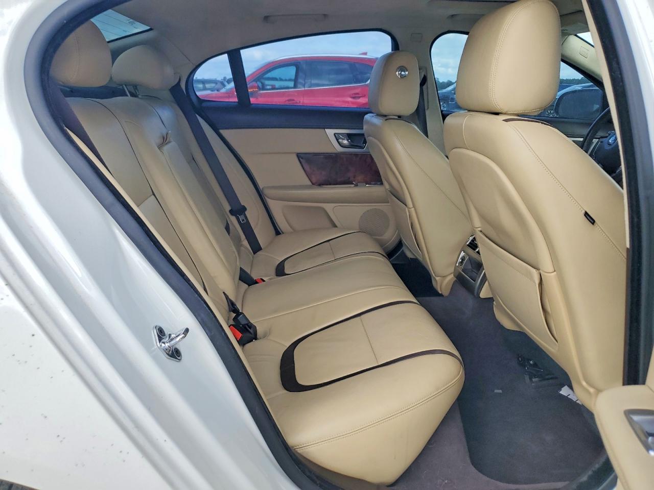 2015 Jaguar Xf VIN SAJWA0F7XF8U55137 photo 10