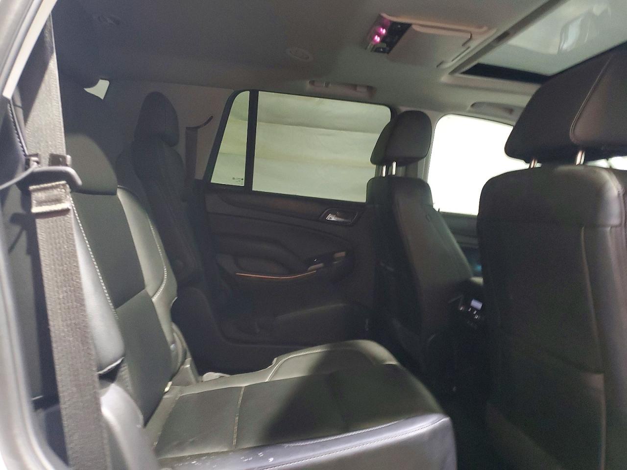 2018 Chevrolet Tahoe VIN 1GNSKBKC6JR174519 photo 11