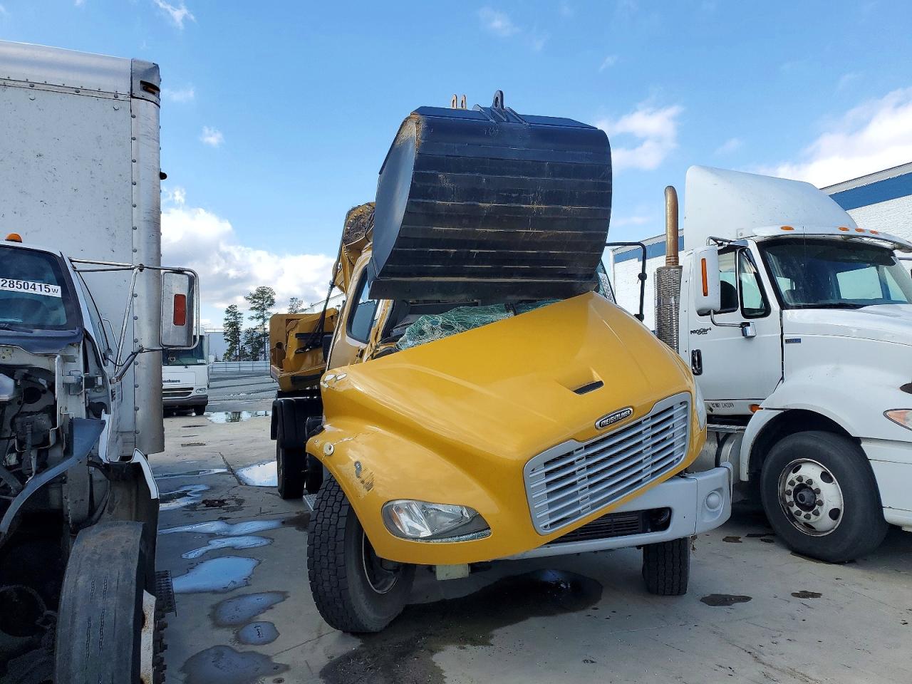 2019 FREIGHTLINER All other VIN 1FVDCYFC5KHKM5961 photo 9