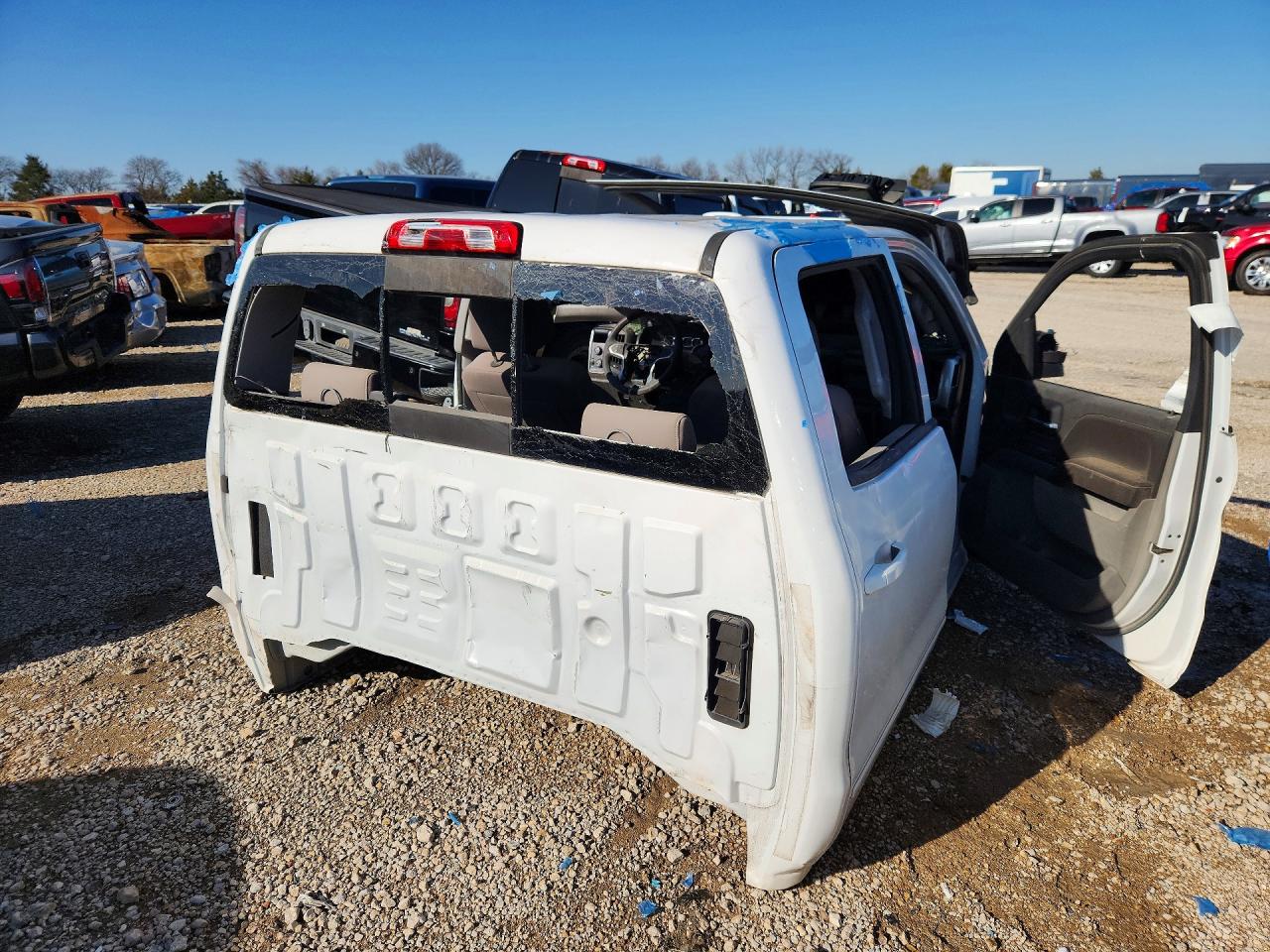 2017 Chevrolet Silverado VIN 3GCUKREC7HG285273 photo 3