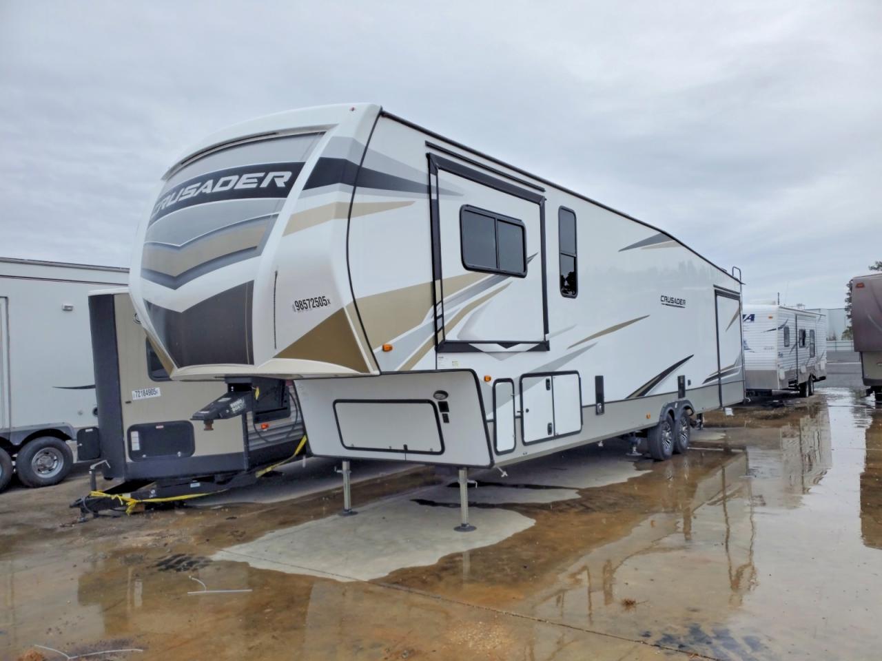 2024 FOREST RIVER CRUSADER CAMPER VIN 5ZT3CS3B5RG128072 photo 2