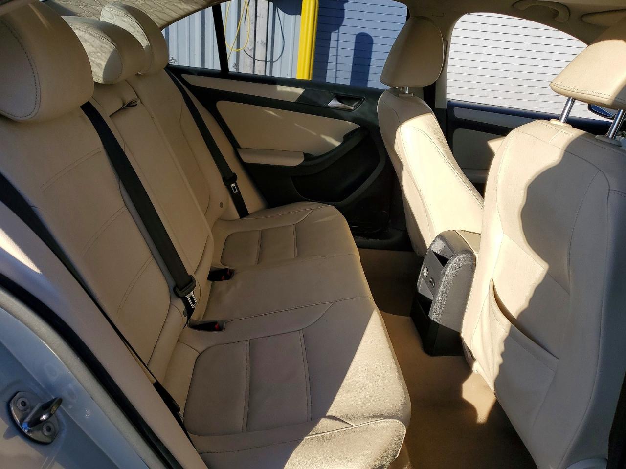 2012 Volkswagen Jetta VIN 3VWDX7AJ6CM305921 photo 10