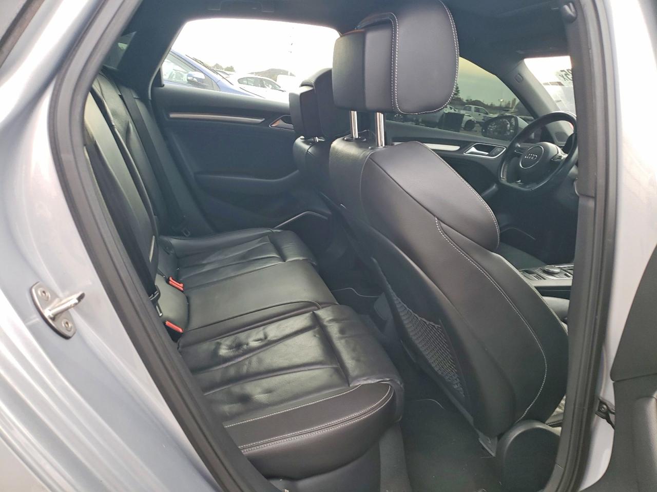 2015 Audi S3 VIN WAUBFGFF8F1118843 photo 10