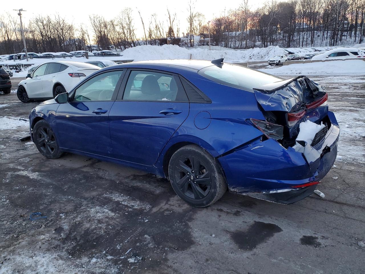 2023 Hyundai Elantra VIN 5NPLM4AG1PH104871 photo 2