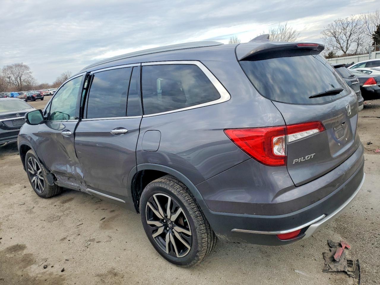 2019 Honda Pilot VIN 5FNYF6H09KB076328 photo 2