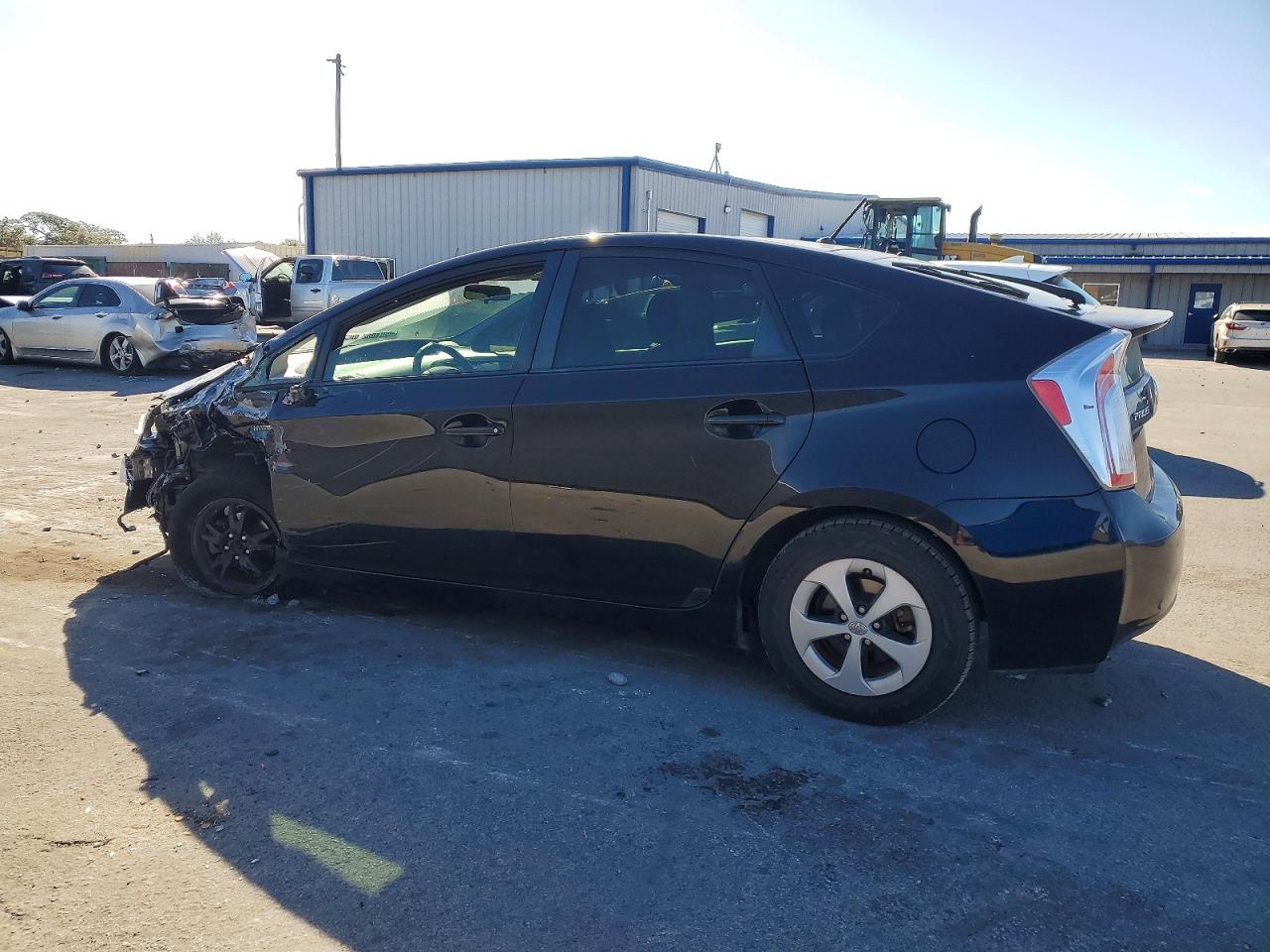 2014 Toyota Prius VIN JTDKN3DU3E1777587 photo 2