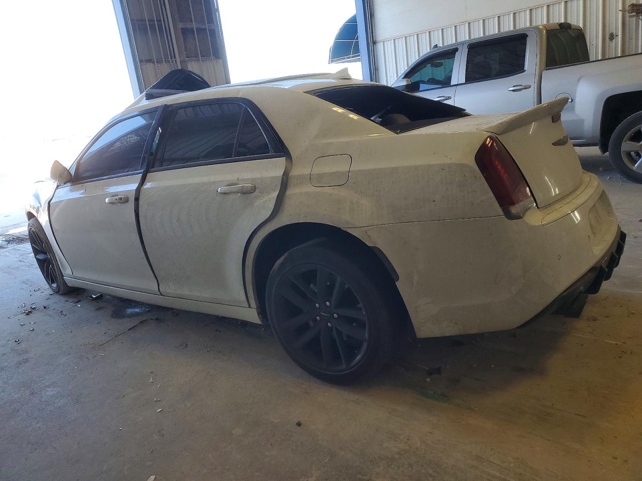 2023 Chrysler 300 VIN 2C3CCAPJ4PH500908 photo 2