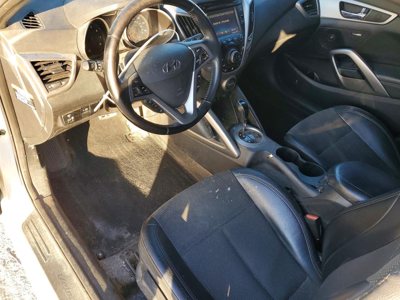 2016 HYUNDAI Veloster VIN KMHTC6AD8GU268673 photo 8