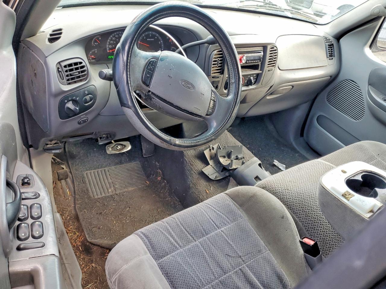 2001 Ford F150 VIN 1FTRW07LX1KC32150 photo 8
