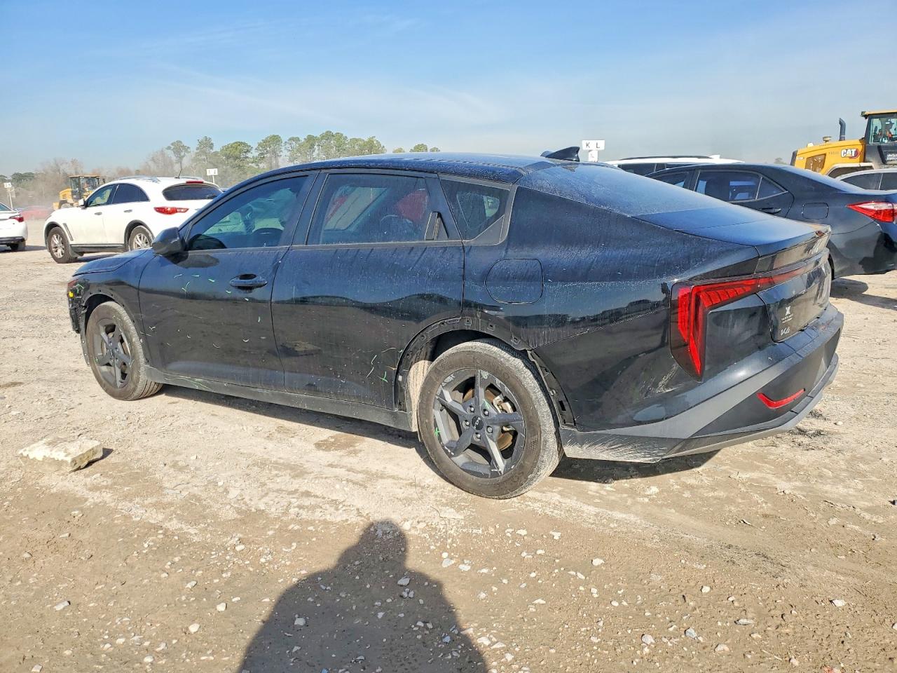2025 Kia K4 lx VIN 3KPFT4DE1SE086668 photo 2