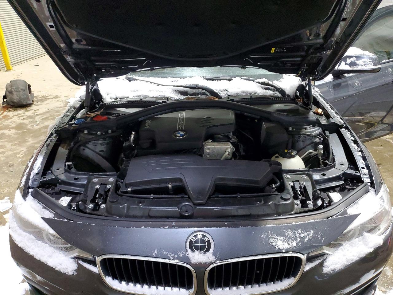 2018 3 series VIN WBA8A3C58JA494660 photo 11