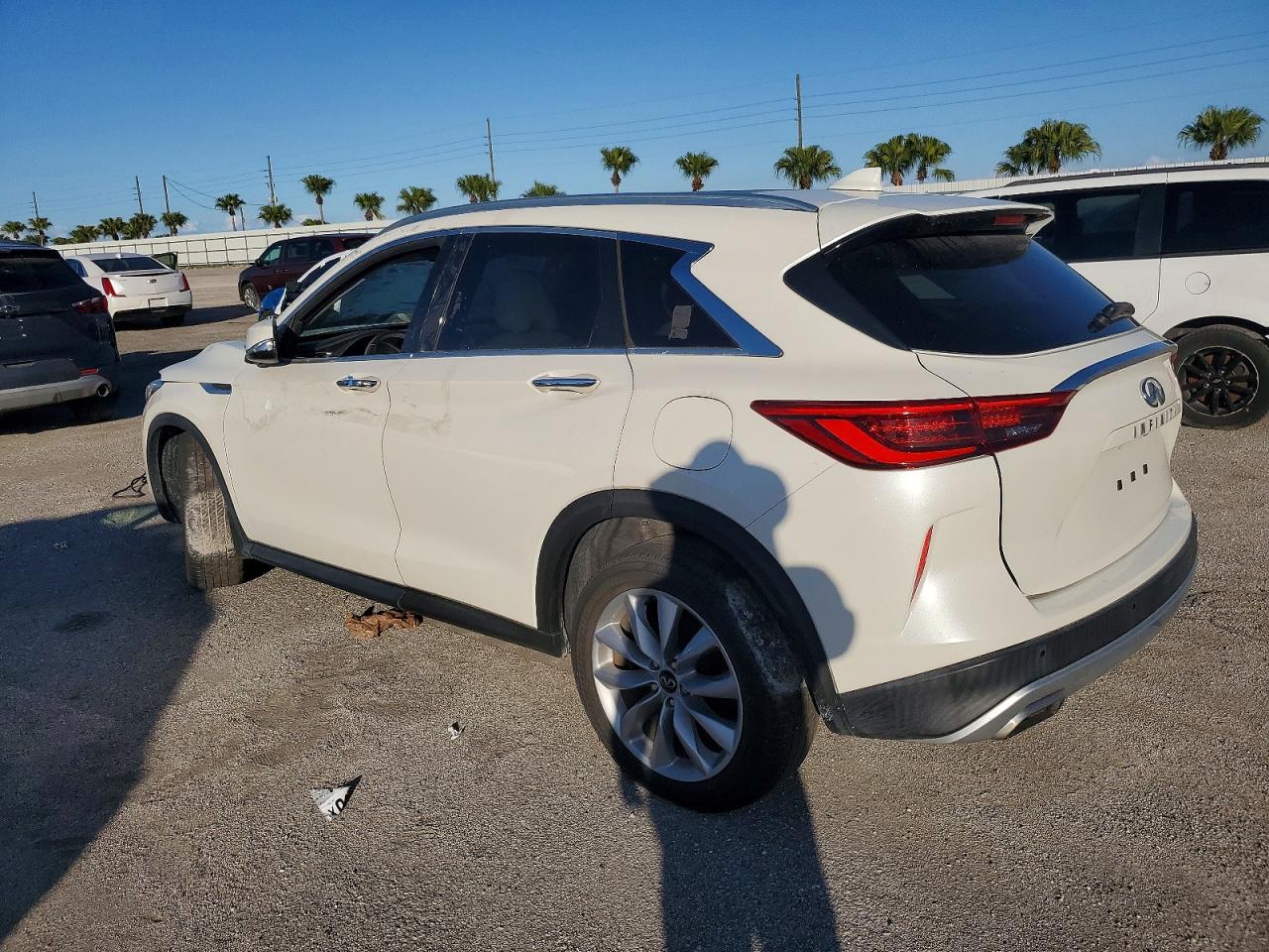 2020 Infiniti Qx50 VIN 3PCAJ5M13LF109821 photo 2