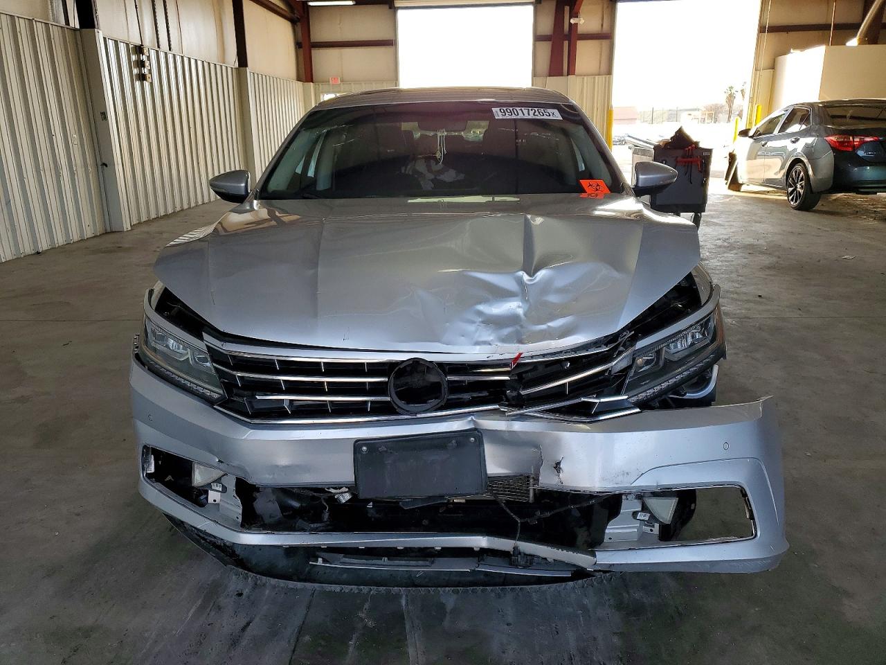 2017 Volkswagen Passat VIN 1VWGT7A3XHC063136 photo 5